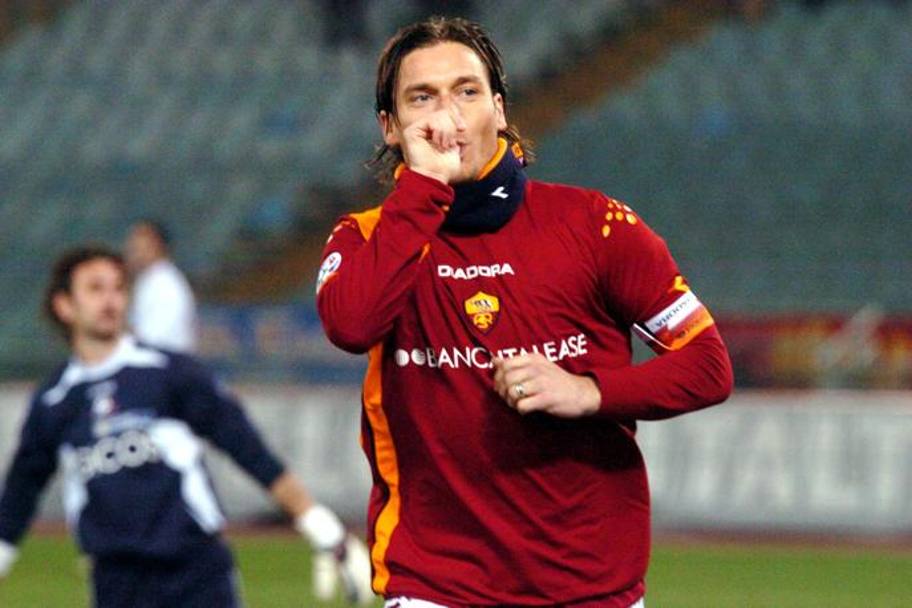 2005-06: ancora Francesco Totti (Roma), stavolta con 15 reti in 24 presenze a 6,67 di pagella media. Omega